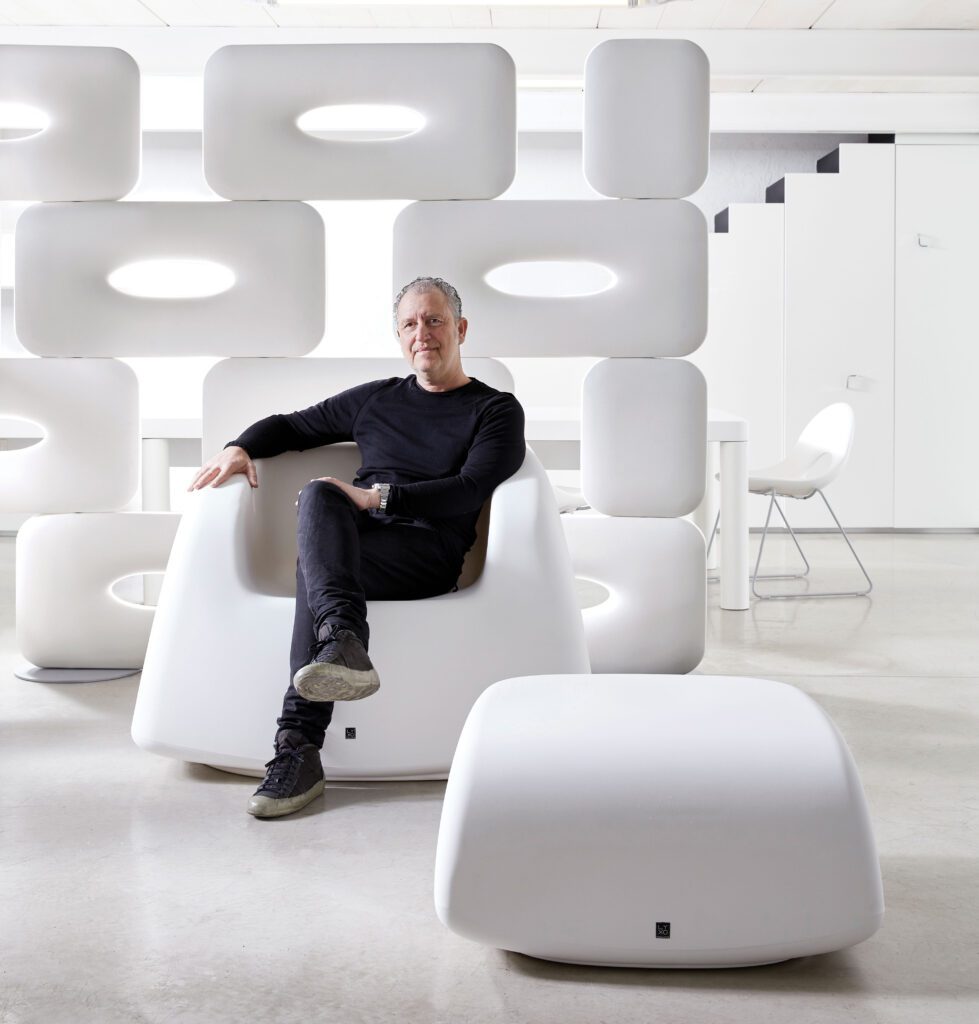 Incontro con Simone Micheli: Dreams made of Plastics